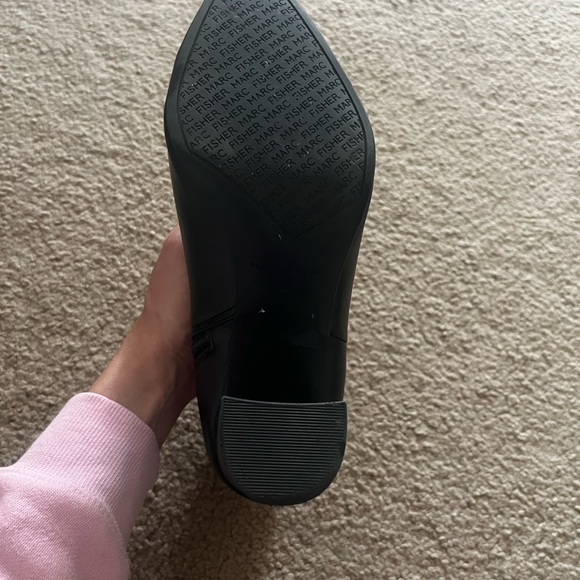 Black, pointed toe, heeled booties. - Picture 7 of 8